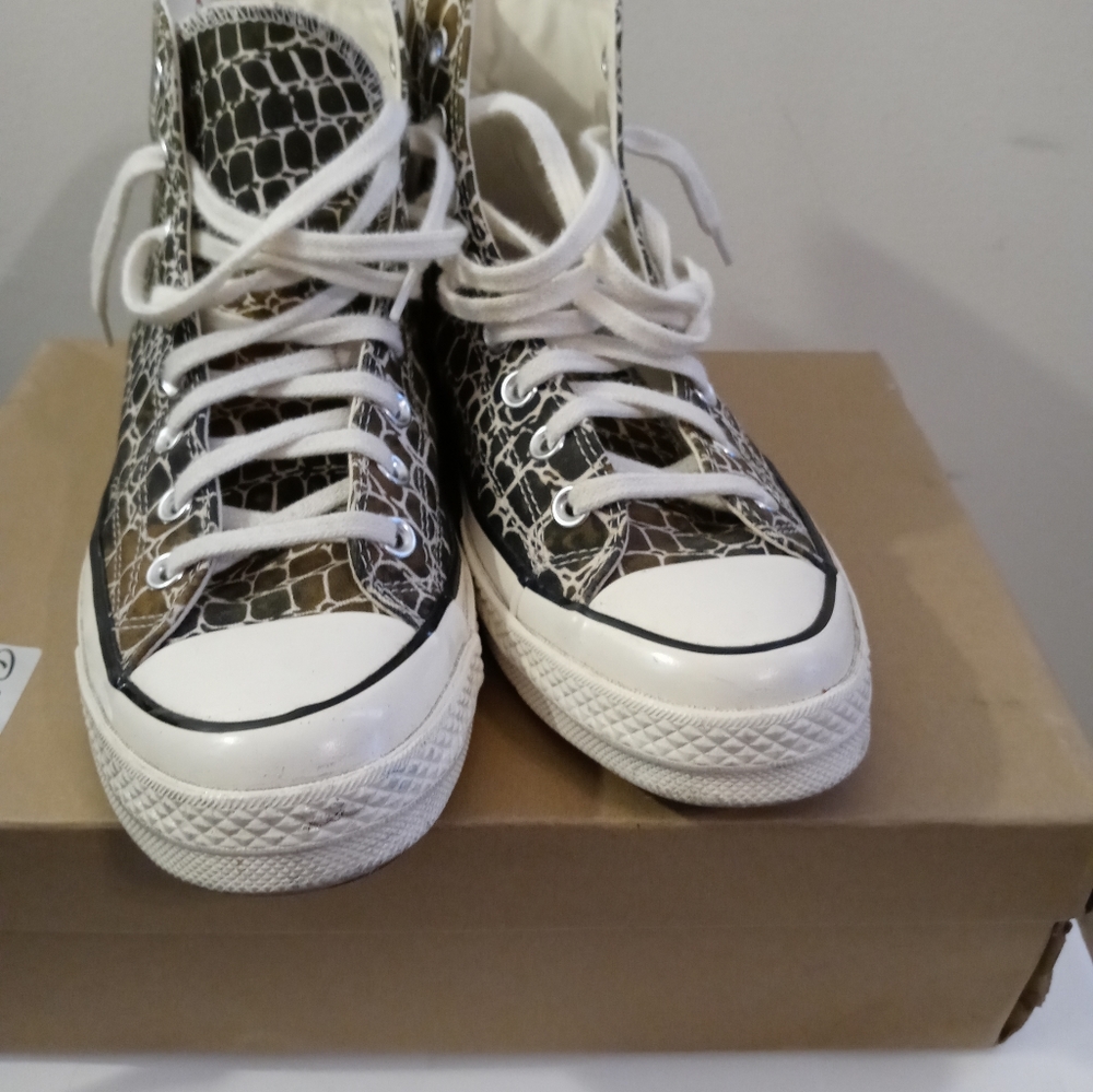 Converse